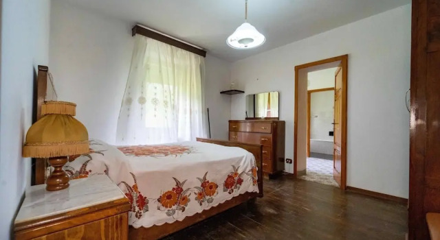 Holiday Home in Tuscany With Scenic Views, Забронировать Отель Отели Барга с парковкой, Парковка