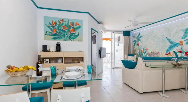 First line sea, luxury penthouse, sea and sunset view Vivenda Vacational Guayero 618, Prenota Hotel Hotel a Tenerife con piscina, Piscina