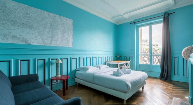 Balcony Views to the Eiffel Tower, Забронировать Отель 7-й округ: Дом Инвалидов Париж, рядом с Espace Nadeshiko Paris France