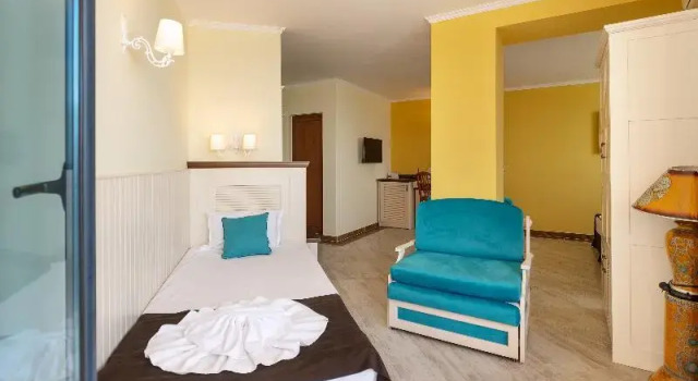 Трёхместный номер Standard с балконом Hotel Evridika