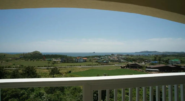 Семейный номер Standard с балконом Jeju the Ocean Hill Pension
