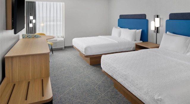 Четырёхместный номер Standard Hampton Inn Chicago-Carol Stream
