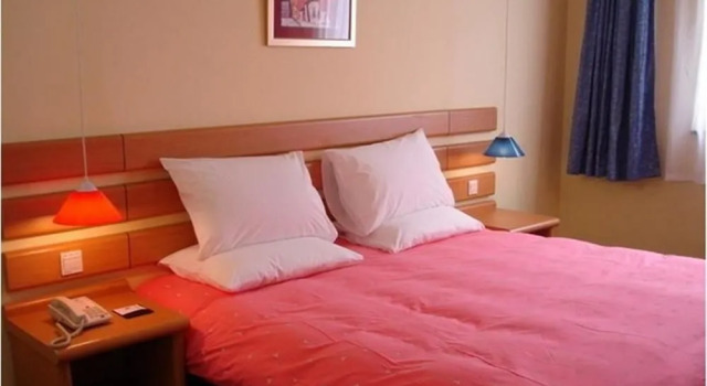 Home Inn Dongying Jinan Road, Prenota Hotel Hotel a Shandong con parcheggio, Parcheggio