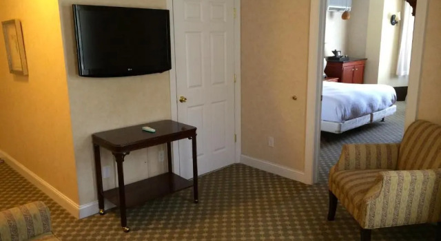 Люкс Chestnut Hill Hotel