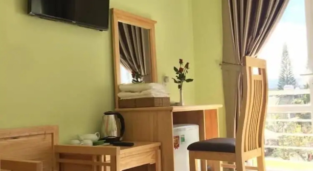 Четырёхместный номер Standard Khách Sạn TRUNGNHAN