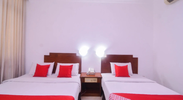 Люкс Superior OYO 11342 Liwah Hotel