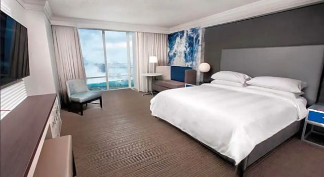 Двухместный номер Fallsview Niagara Falls Marriott on the Falls