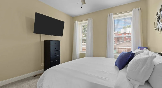 Red Brick Hideaway | JZ Vacation Rentals, Book Hotel Saint Louis Missouri