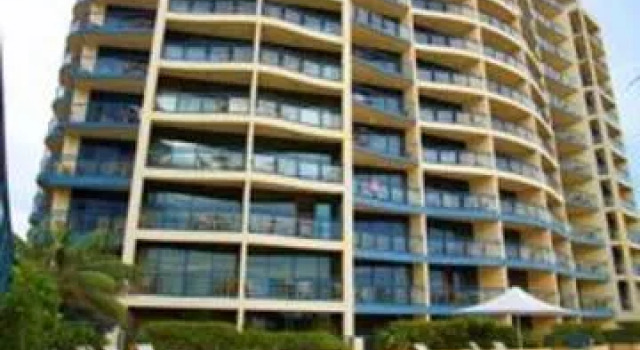 Outrigger Resort, Rezerwuj Ośrodek wypoczynkowy Hotele resortowe w Mooloolaba, w pobliżu Promenada w Mooloolabi, Ośrodek wypoczynkowy