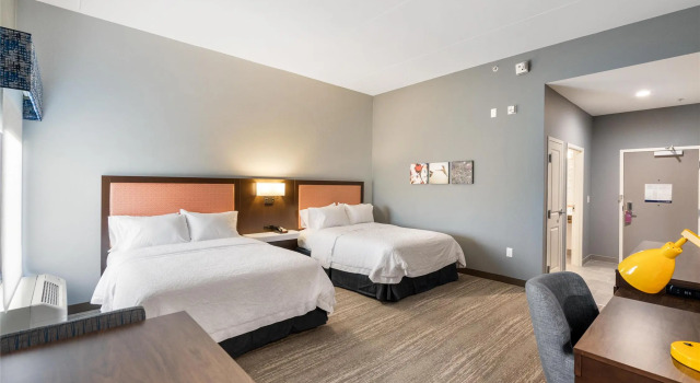 Четырёхместный номер Standard Hampton Inn Winchester