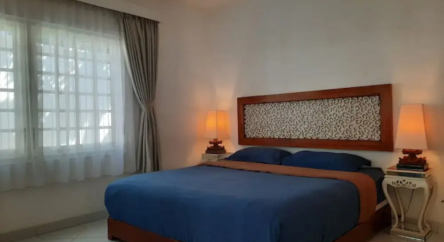 Yogyakarta Tropicana Villa, Book Villa Villaer i Yogyakarta, Villa