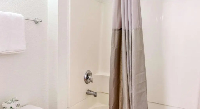 Четырёхместный номер Standard Motel 6-Bakersfield, CA - East