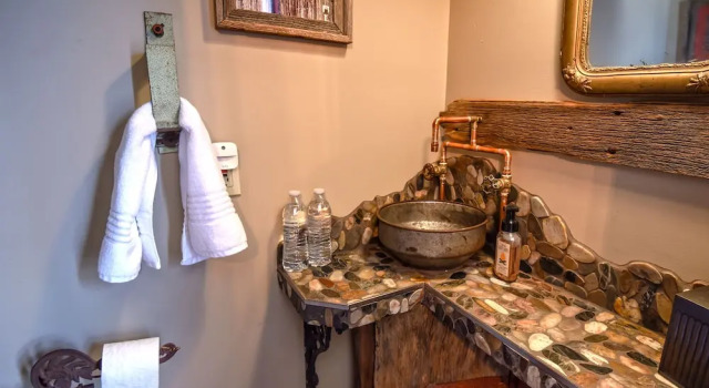 Standard Zimmer Secrets on Main Bed & Breakfast