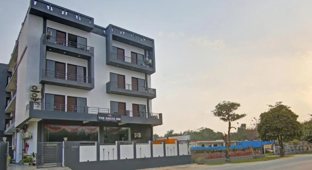 Treebo Trend Amaya Inn Sector 72, Забронировать Отель Нойда штат Уттар-Прадеш