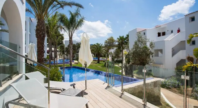 Двухместный номер Superior с балконом и с видом на бассейн Insotel Tarida Beach Resort & SPA