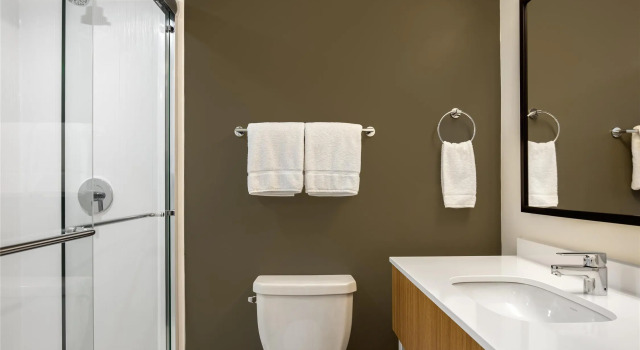 Четырёхместный номер Standard Spark by Hilton Toronto Airport
