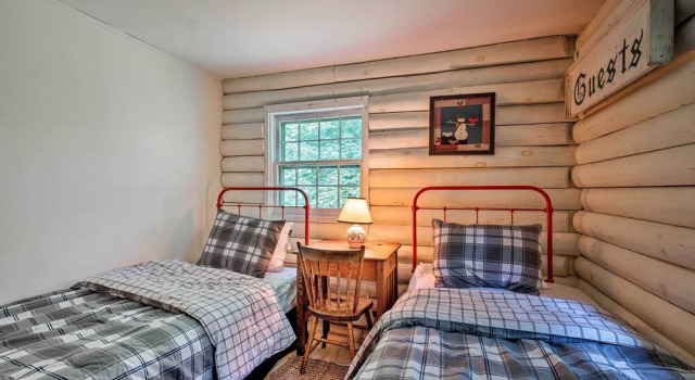 Private Wooded Cabin: 7 Mi to Mount Snow!