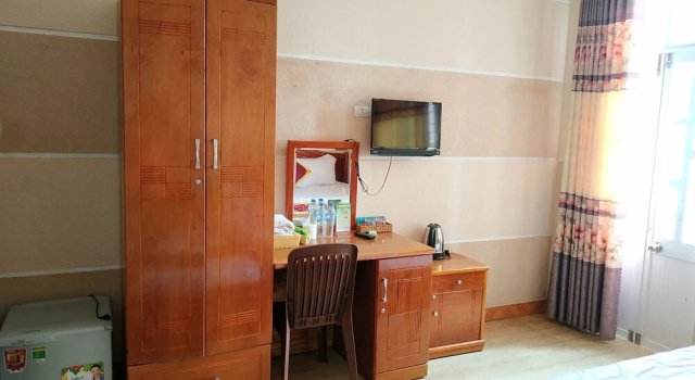 Четырёхместный номер Standard с балконом Ngoc Anh Hotel
