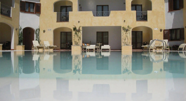 Hotel Monti Di Mola