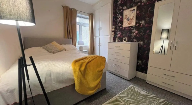 Lena St - 3 Bedroom House - Sleeps 6 - Wifi, Забронировать Отель Отели Англии 3 звезды, 3*