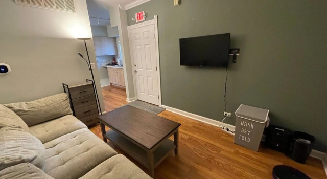 Cozy, Clean Updated Sensational Bright Relaxing Private Room Ren, Rezerwuj Hotel Lyons Chicago