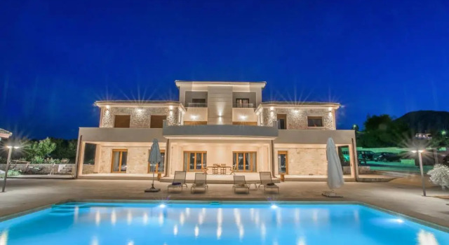 Апартаменты Petra Luxury Rooms and Apartments