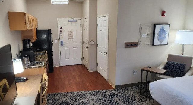 Двухместный люкс Candlewood Suites Harrisburg I-81 Hershey Area by IHG