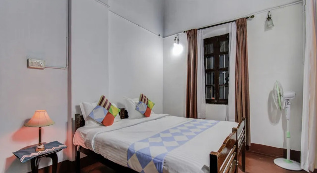 OYO 24136 Home Vintage Studio Madikeri, Забронировать Дом для отпуска Отели Coorg с парковкой, Парковка
