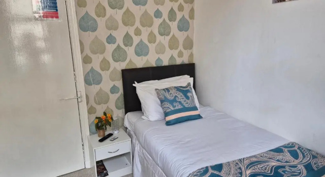 blackpool central lodge And Rooms, Забронировать Отель Блэкпул Ланкашир, рядом с Стадион футбольного клуба «Блэкпул»