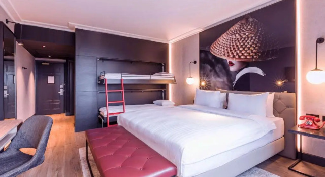 Семейный номер Standard Radisson RED London Heathrow