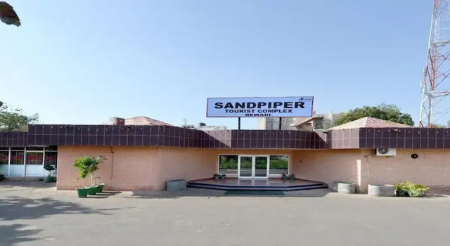 Sandpiper Tourist Resort, Rezervovat Lázně / Resort Hotely v Rewari s parkováním, Parkování