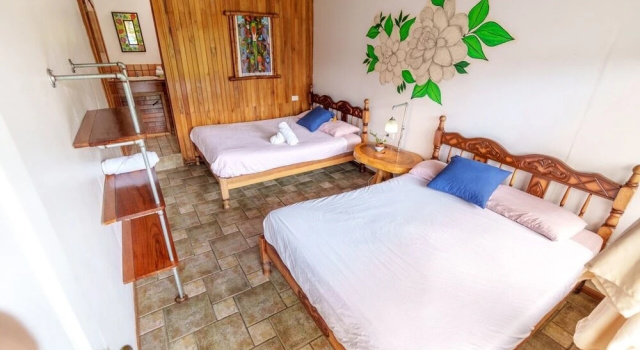 Люкс Economy Pension Santa Elena