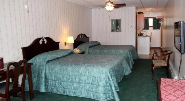 Двухместный номер Standard Sara Placid Inn & Suites
