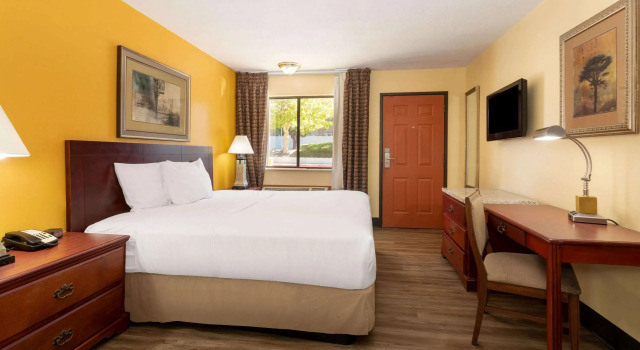 Travelodge by Wyndham Albuquerque East, Reserva ahora Posada u hostería Albuquerque 