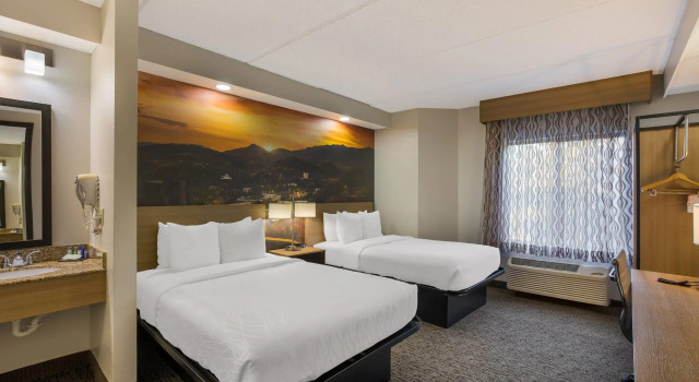 Четырёхместный номер Standard Clarion Pointe Sevierville-Pigeon Forge