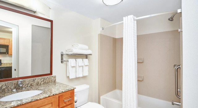Четырёхместный люкс Candlewood Suites Fayetteville Fort Bragg by IHG