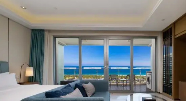 Четырёхместный люкс Superior с видом на море Sanya  Yunhai International Sea View Resort Hotel