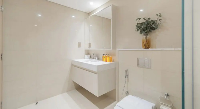 Апартаменты Luxury с 2 комнатами с балконом и с видом на город EDENS Homes & Villas - Burj Royale