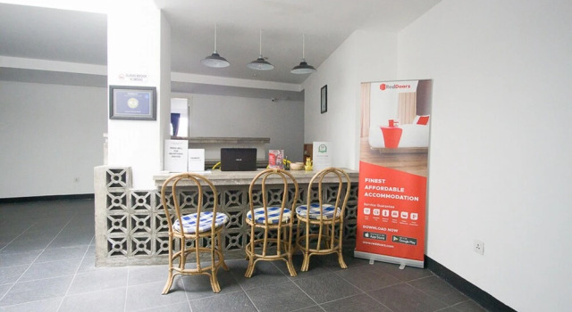 RedDoorz Premium near Senggigi Beach