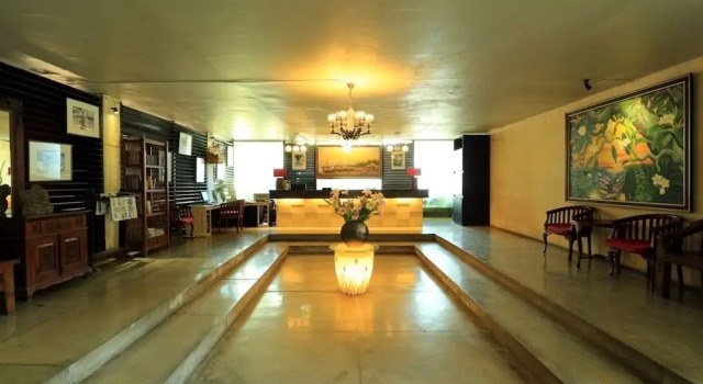RedDoorz Plus near Kuta Square