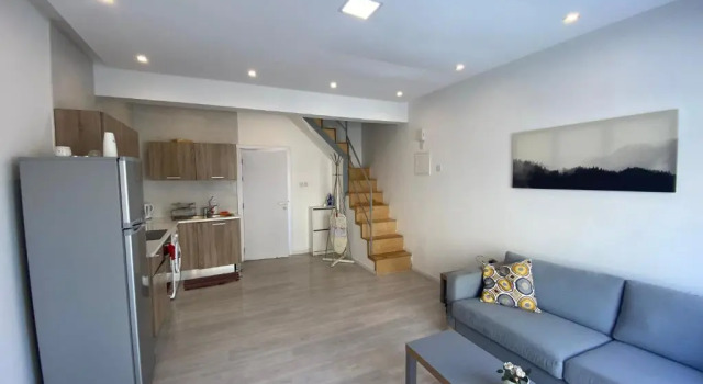 1-bedroom duplex 100m by the sea, Rezervovat Hotel Agios Tychonas Lemesos