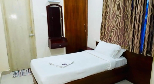 Chakraa Residency