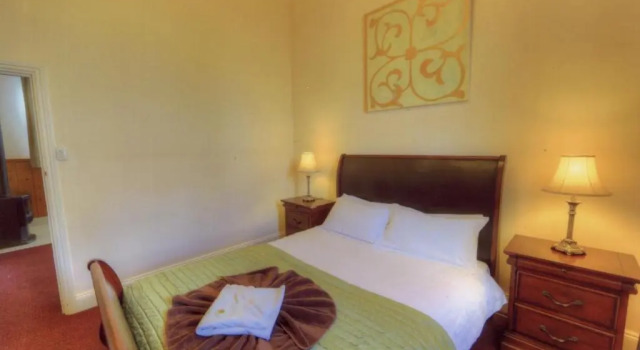 Коттедж с 3 комнатами The Lodge Outback Motel