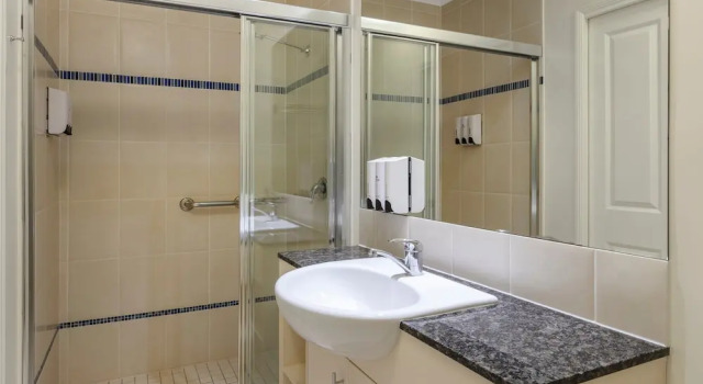 Номер Standard с балконом Park Regis City Quays