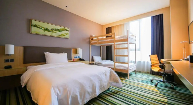 Четырёхместный номер Standard Mercure Nanchang Sunac