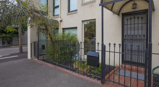 Boutique Stays - Central Park, South Melbourne, Book Boutique  