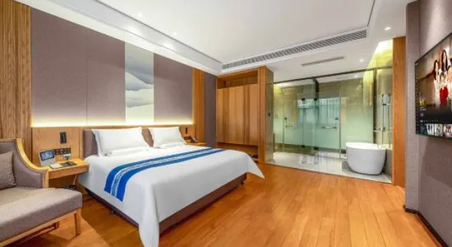 Люкс Executive Suide Humanities Hotel (Henan Mechanical and Electrical College)