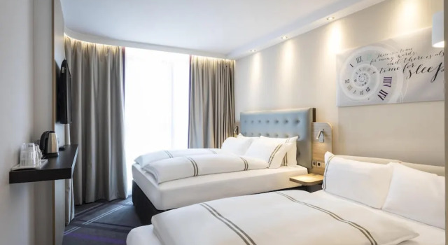 Трёхместный номер Standard Premier Inn Freiburg City Süd
