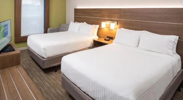 Четырёхместный номер Standard Holiday Inn Express Hotel & Suites White River Junction by IHG