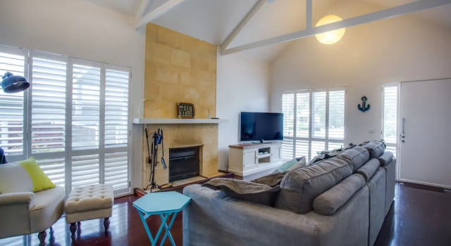 Cute Cottage on Cain - beach at end of street, Book Vacation Home Rye 